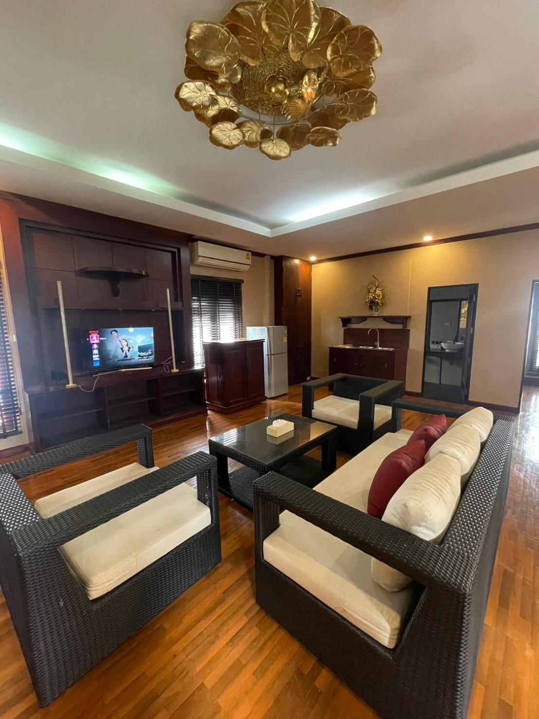 Yotaka Boutique Hotel Бангкок Экстерьер фото