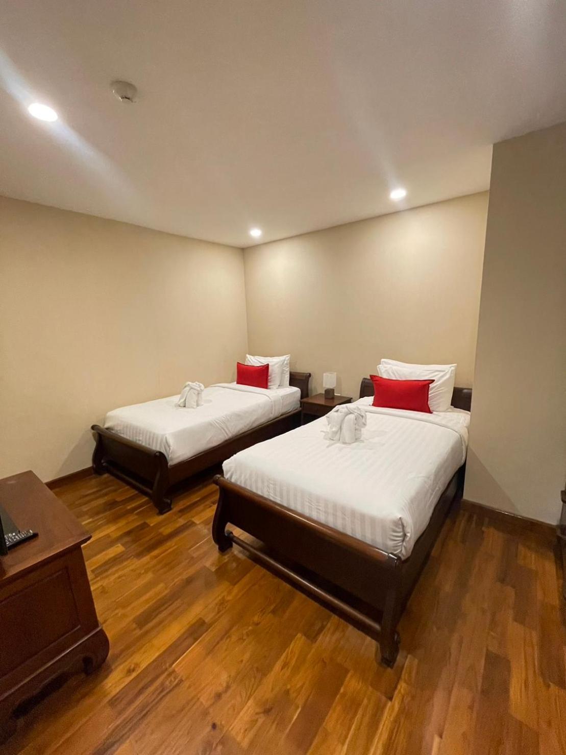 Yotaka Boutique Hotel Бангкок Экстерьер фото