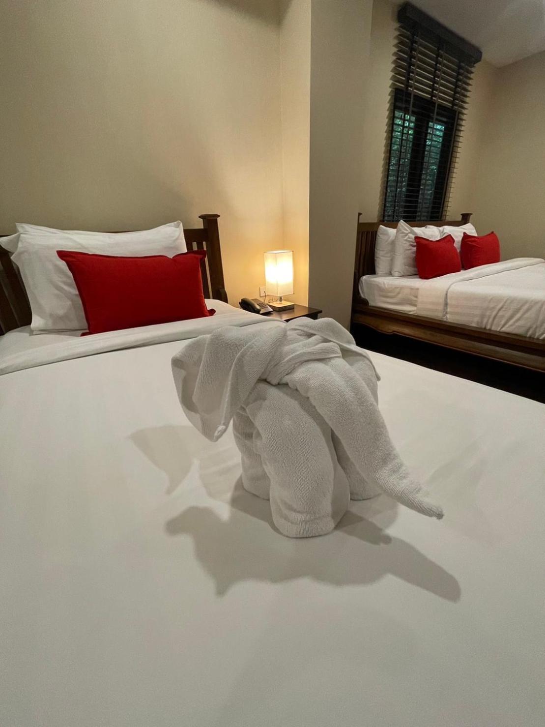 Yotaka Boutique Hotel Бангкок Экстерьер фото